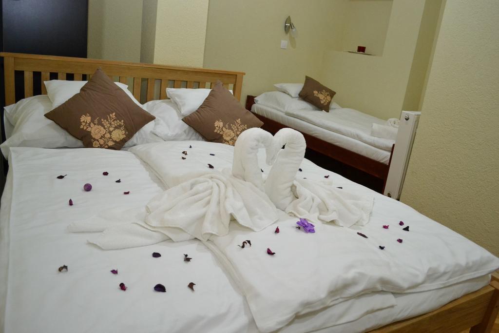 Ezuestfenyo Hotel Telkibánya Екстериор снимка