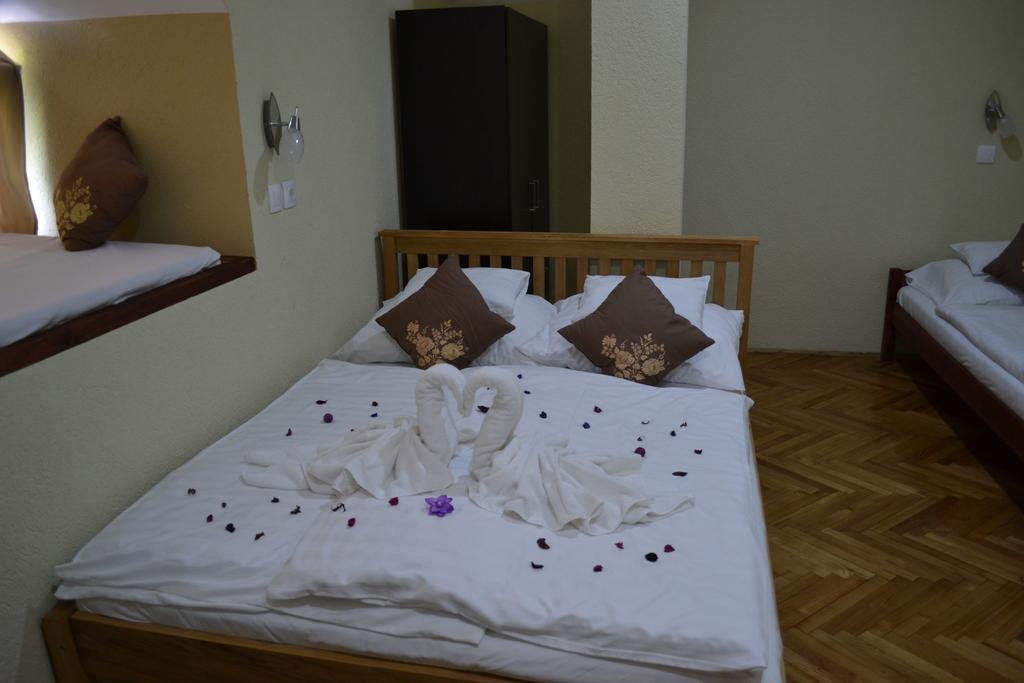 Ezuestfenyo Hotel Telkibánya Екстериор снимка