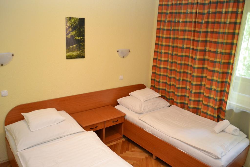 Ezuestfenyo Hotel Telkibánya Екстериор снимка