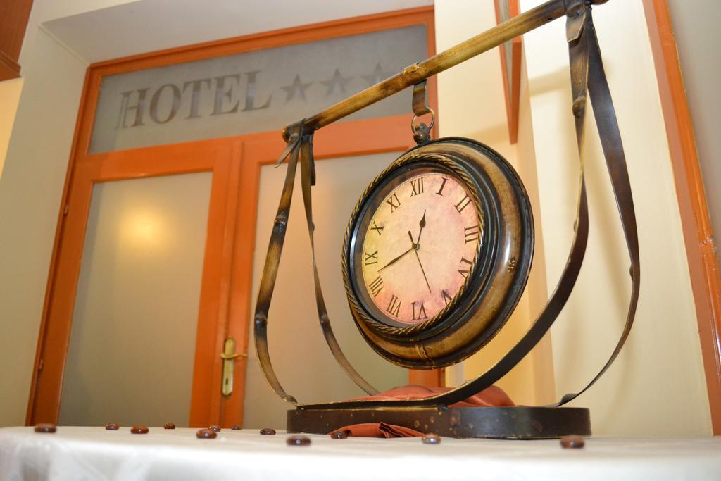 Ezuestfenyo Hotel Telkibánya Екстериор снимка