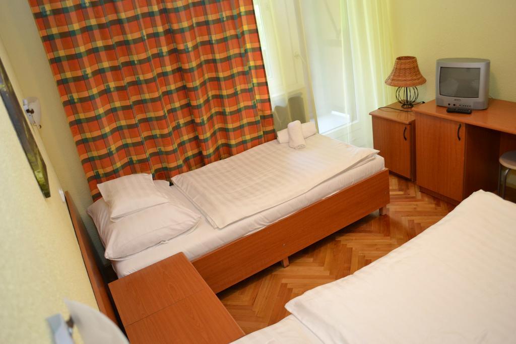 Ezuestfenyo Hotel Telkibánya Екстериор снимка