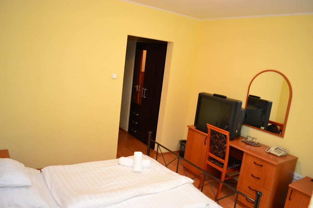 Ezuestfenyo Hotel Telkibánya Екстериор снимка