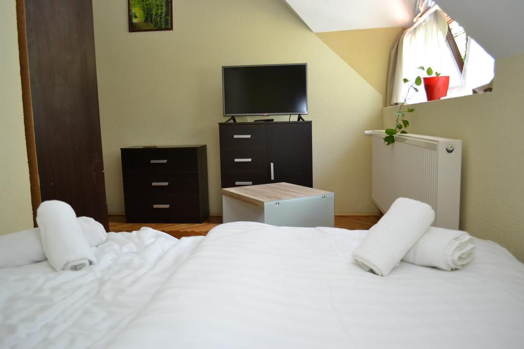 Ezuestfenyo Hotel Telkibánya Екстериор снимка