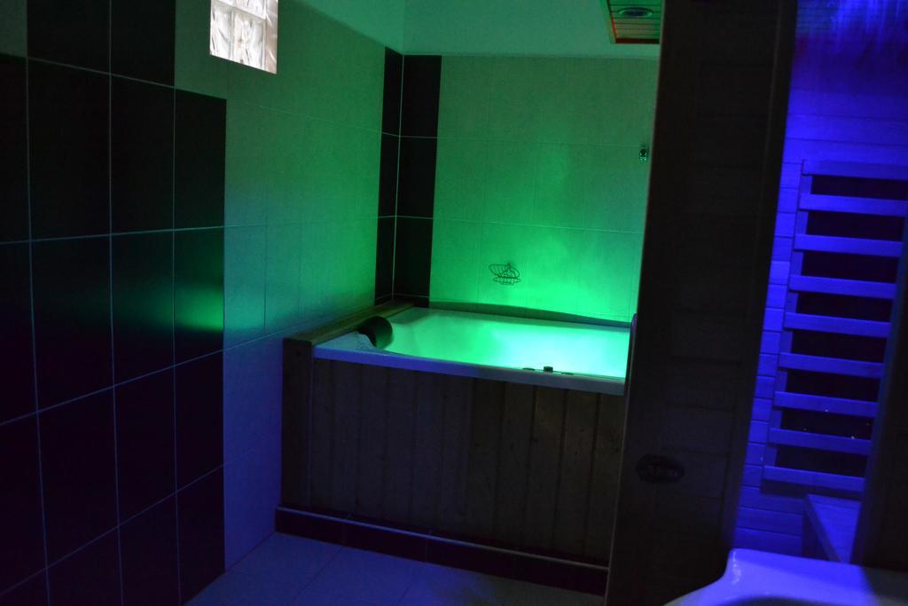 Ezuestfenyo Hotel Telkibánya Екстериор снимка