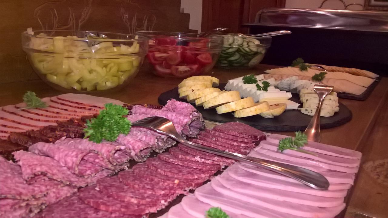 Ezuestfenyo Hotel Telkibánya Екстериор снимка
