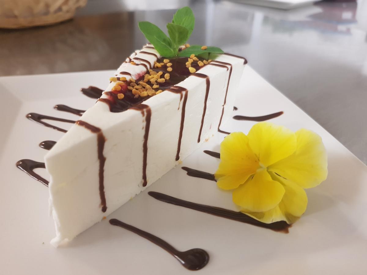 Ezuestfenyo Hotel Telkibánya Екстериор снимка